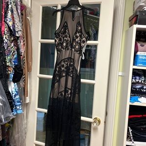 New! Elegant lace maxi cocktail dress with lining, Brand New w Tag size Medium